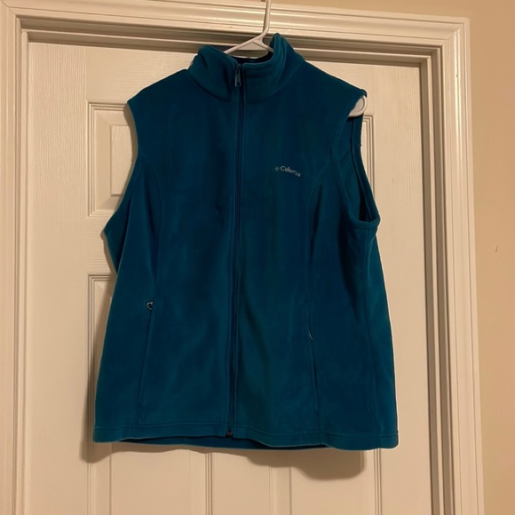 Columbia Jackets & Blazers - Womens Columbia vest.